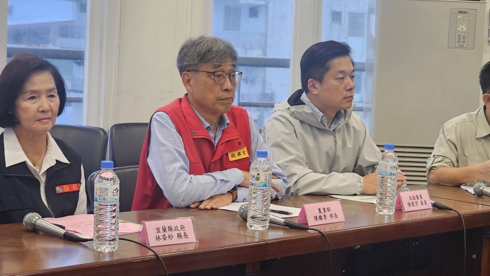 農業部長視察南方澳漁港防颱