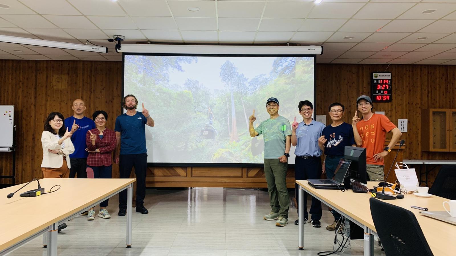 林試所發表台灣杉巨木大安溪倚天劍等身照