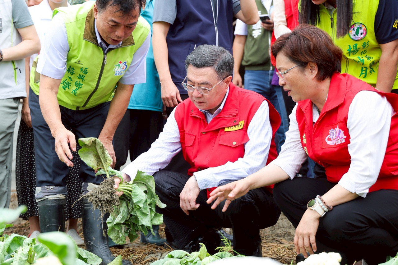 卓揆視察彰化農損