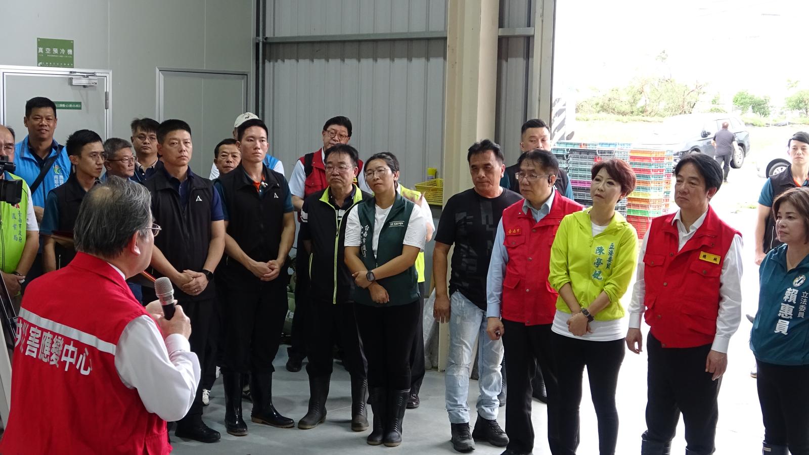 總統前往臺南柳營視察農業災損