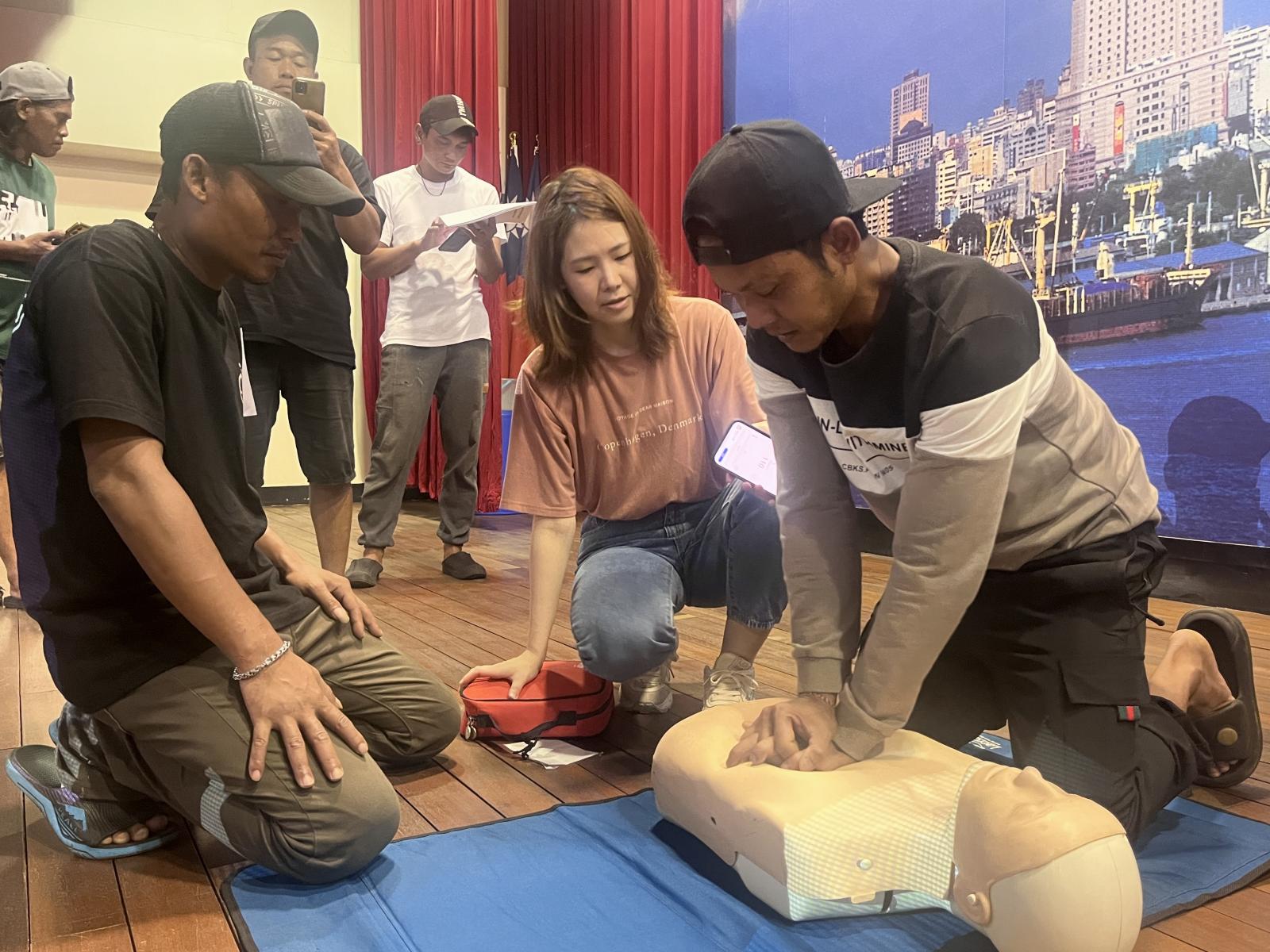 漁業署辦理遠洋漁船基本救命術訓練