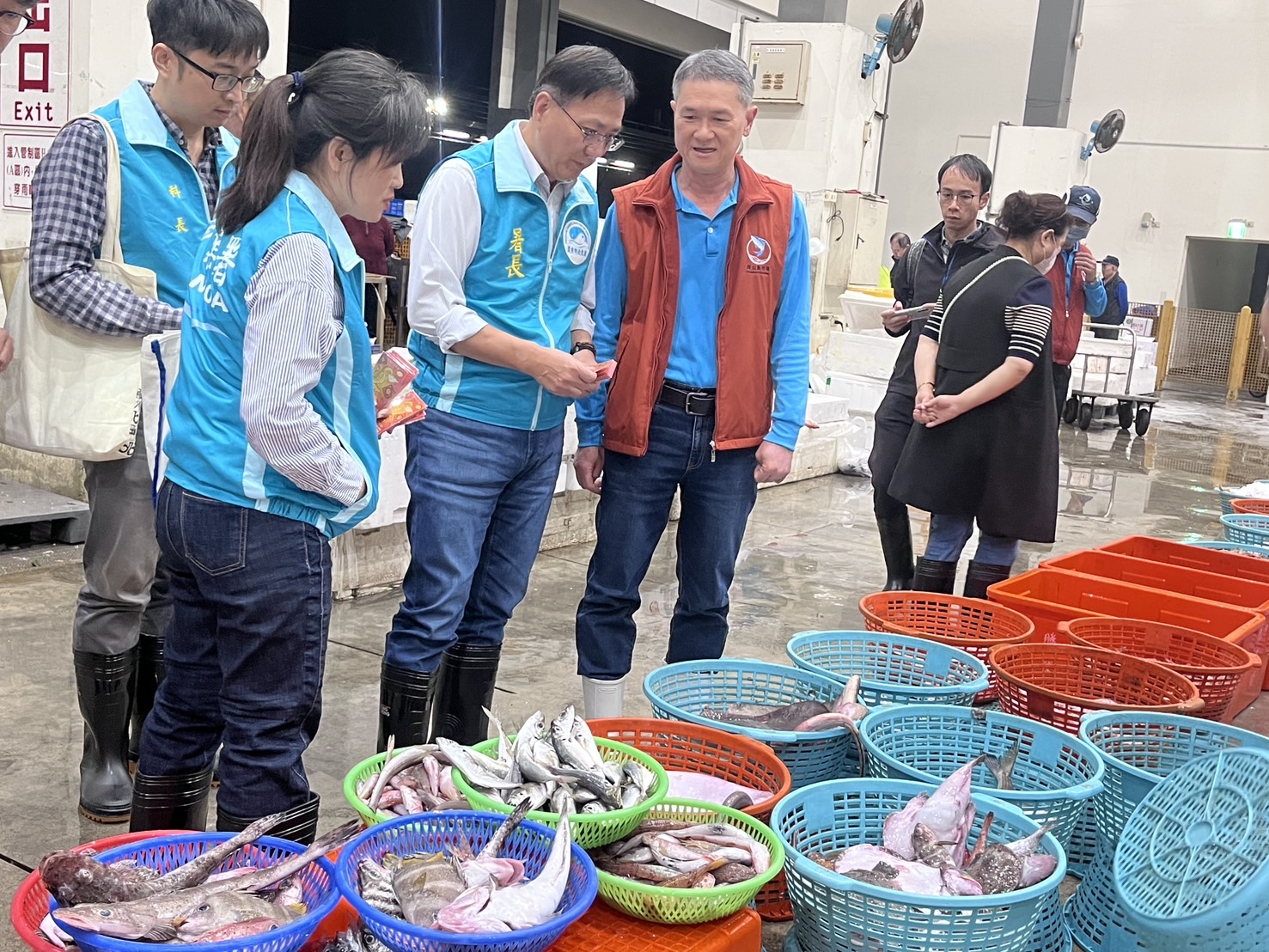 漁業署夜訪岡山魚市掌握水產品供銷